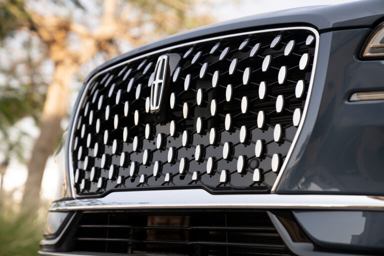Lincoln-Corsair-Exterior-Shot-3.jpg