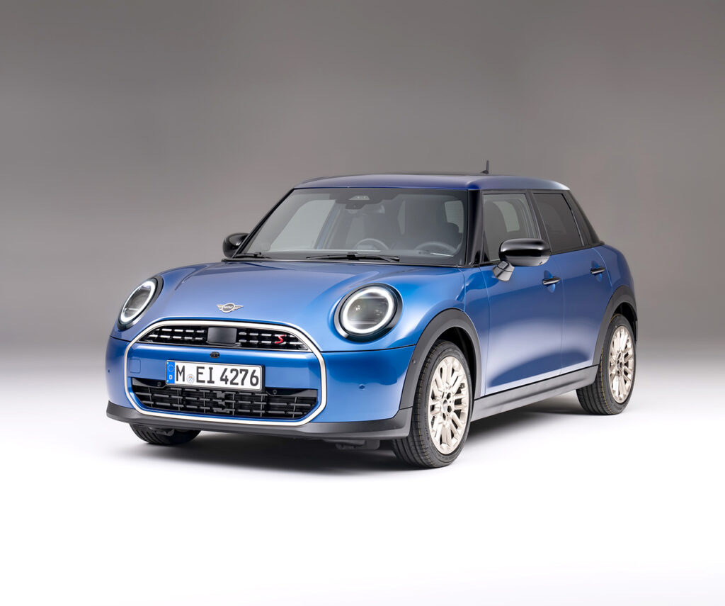 The New MINI Cooper 5 Door 1