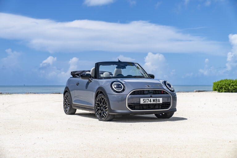 P90567090_highRes_mini-cooper-s-conver