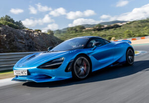 Original-17024-mclaren-750s-named-top-gear-magazine-performance-car-of-the-year